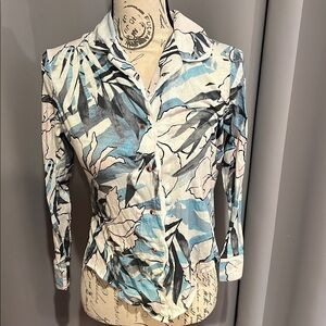 Floral Button-Up Shirt Small Preloved